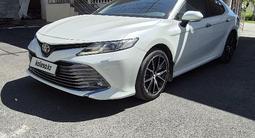 Toyota Camry 2020 года за 14 300 000 тг. в Шымкент