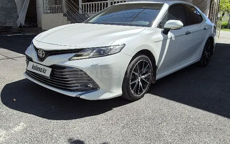 Toyota Camry 2020 года за 14 600 000 тг. в Шымкент