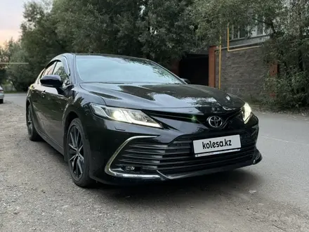 Toyota Camry 2023 года за 16 500 000 тг. в Астана