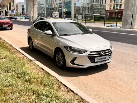 Hyundai Elantra 2018 года за 7 500 000 тг. в Актобе – фото 2