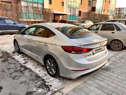 Hyundai Elantra 2018 года за 7 500 000 тг. в Актобе – фото 5