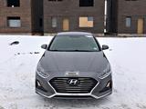 Hyundai Sonata 2018 года за 6 300 000 тг. в Уральск – фото 2