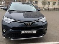 Toyota RAV4 2018 года за 11 700 000 тг. в Актобе