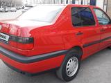 Volkswagen Vento 1992 года за 2 250 000 тг. в Караганда – фото 4