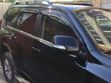 Ветровики на Toyota land cruiser Prado 150 с хромом широкие UNCLE за 39 000 тг. в Астана – фото 2