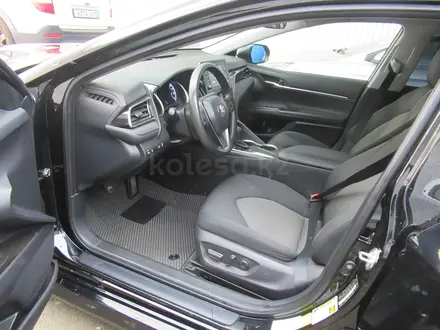 Toyota Camry 2021 года за 10 186 000 тг. в Алматы – фото 8