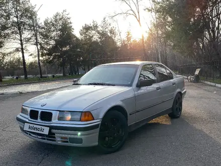 BMW 320 1993 года за 1 750 000 тг. в Алматы – фото 2