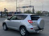 Toyota RAV4 2011 года за 5 000 000 тг. в Уральск – фото 3