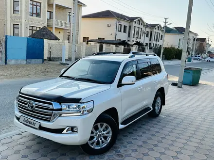 Toyota Land Cruiser 2017 года за 32 000 000 тг. в Актау