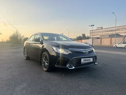 Toyota Camry 2015 года за 10 500 000 тг. в Шымкент – фото 2