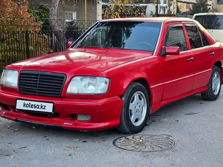 Mercedes-Benz E 200 1993 года за 1 200 000 тг. в Караганда – фото 2