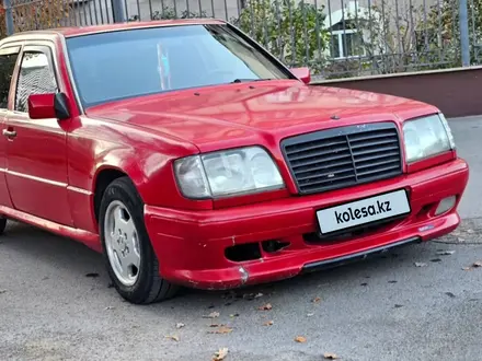 Mercedes-Benz E 200 1993 года за 1 200 000 тг. в Караганда – фото 3