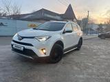 Toyota RAV4 2017 годаfor11 470 000 тг. в Астана