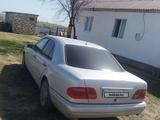 Mercedes-Benz E 200 1996 года за 2 800 000 тг. в Уральск – фото 2