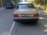 Mercedes-Benz E 230 1991 года за 1 300 000 тг. в Жаркент – фото 4