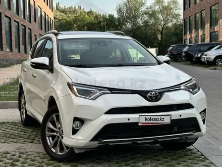 Toyota RAV4 2017 года за 10 000 000 тг. в Алматы