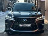 Lexus LX 570 2017 годаfor40 000 000 тг. в Алматы