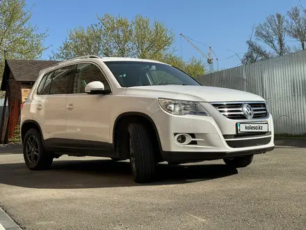 Volkswagen Tiguan 2010 года за 6 000 000 тг. в Уральск – фото 2