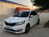 Kia Rio 2015 года за 5 500 000 тг. в Атырау – фото 2