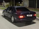 Mercedes-Benz E 280 2000 года за 4 100 000 тг. в Шымкент – фото 2