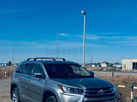 Toyota Highlander 2015 года за 12 500 000 тг. в Актобе