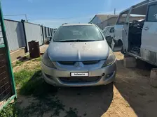 Mitsubishi Grandis, 2005