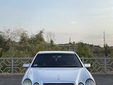 Mercedes-Benz E 280 1997 года за 3 650 000 тг. в Шымкент – фото 2