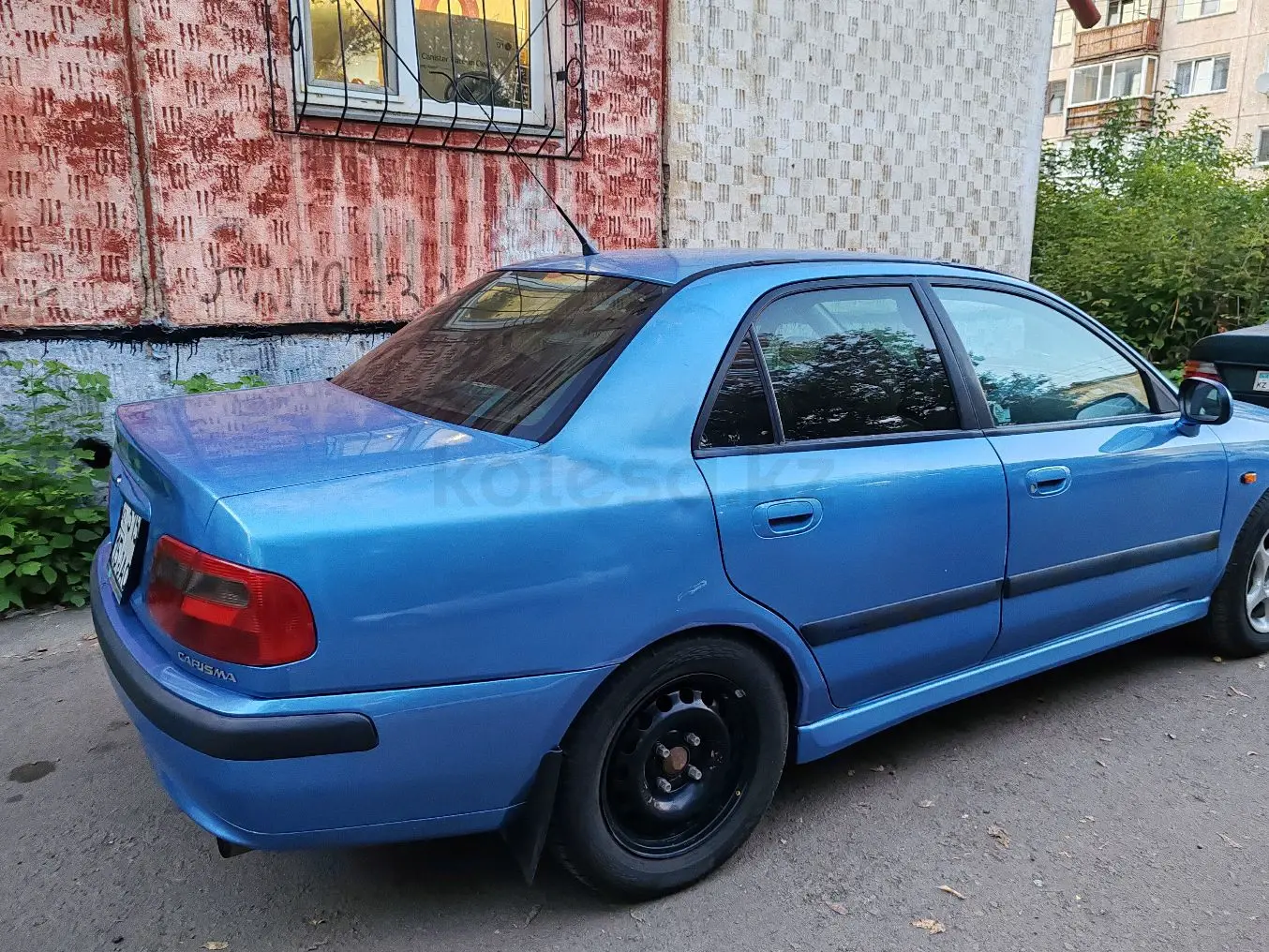 Mitsubishi Carisma, 2000