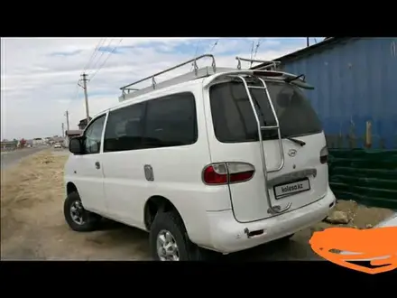 Hyundai Starex 2002 года за 2 500 000 тг. в Актау – фото 2