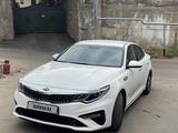 Kia K5 2018 года за 9 100 000 тг. в Алматы