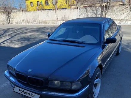 BMW 728 1996 года за 3 500 000 тг. в Атырау – фото 2