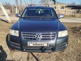 Volkswagen Touareg 2003 годаfor4 500 000 тг. в Кордай