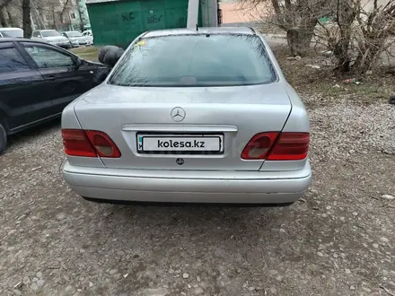 Mercedes-Benz E 230 1997 года за 1 800 000 тг. в Тараз – фото 22