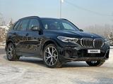 BMW X5 2022 года за 45 000 000 тг. в Астана – фото 2