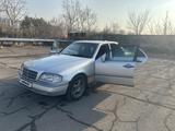 Mercedes-Benz C 230 1997 года за 2 100 000 тг. в Караганда – фото 3