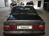 Mercedes-Benz E 220 1993 года за 1 600 000 тг. в Актобе – фото 4