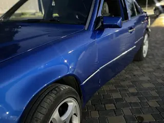 Mercedes-Benz E 280