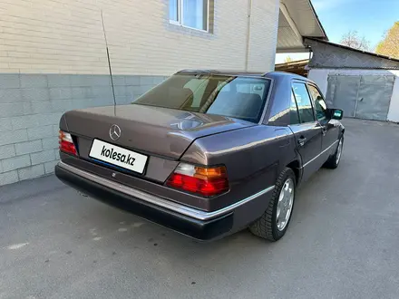 Mercedes-Benz E 200 1992 года за 2 500 000 тг. в Талгар – фото 9