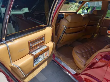 Cadillac Brougham 1989 года за 24 000 000 тг. в Алматы – фото 15