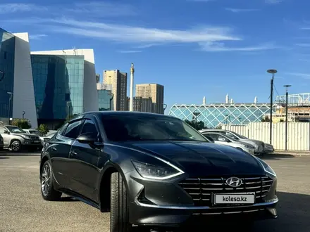 Hyundai Sonata 2021 года за 13 500 000 тг. в Жезказган – фото 2