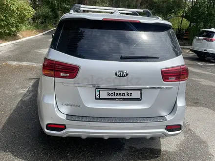 Kia Carnival 2019 года за 13 000 000 тг. в Алматы – фото 9