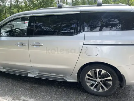 Kia Carnival 2019 года за 13 000 000 тг. в Алматы – фото 8