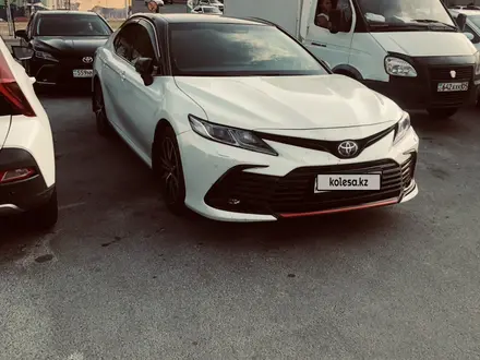 Toyota Camry 2021 года за 15 300 000 тг. в Кулан