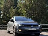 Volkswagen Jetta 2018 года за 6 500 000 тг. в Алматы – фото 2
