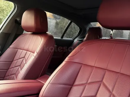 BMW 530 2024 года за 30 999 000 тг. в Алматы – фото 31