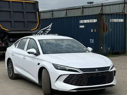 BYD Qin L DM-i Leading 2025 года за 9 550 000 тг. в Алматы