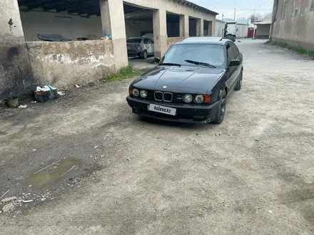 BMW 525 1990 года за 1 300 000 тг. в Шымкент – фото 2