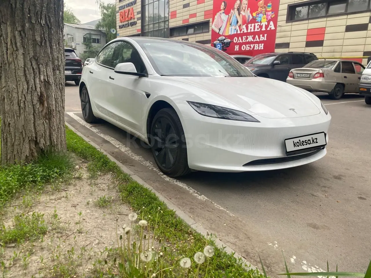 Tesla Model 3, 2024