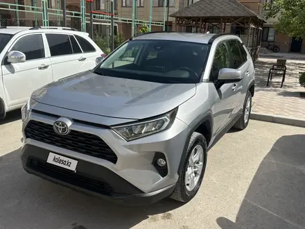 Toyota RAV4 2020 года за 10 500 000 тг. в Актау