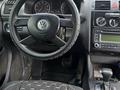 Volkswagen Touran 2005 года за 4 500 000 тг. в Уральск – фото 4